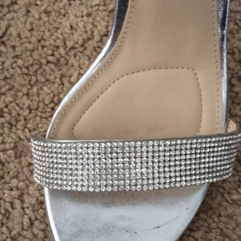 Heels - Picture 3 of 3